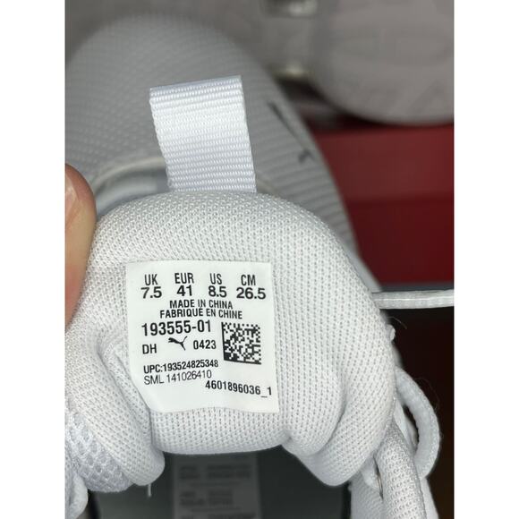 New PUMA Axelion Perf White Silver Size 7.5